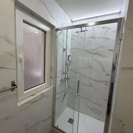 Aires Del Naranco Apartmán *